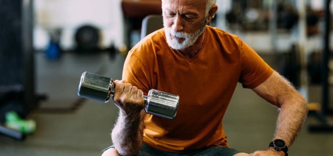 La sedentarietà ci invecchia e la forza non ha una data di scadenza